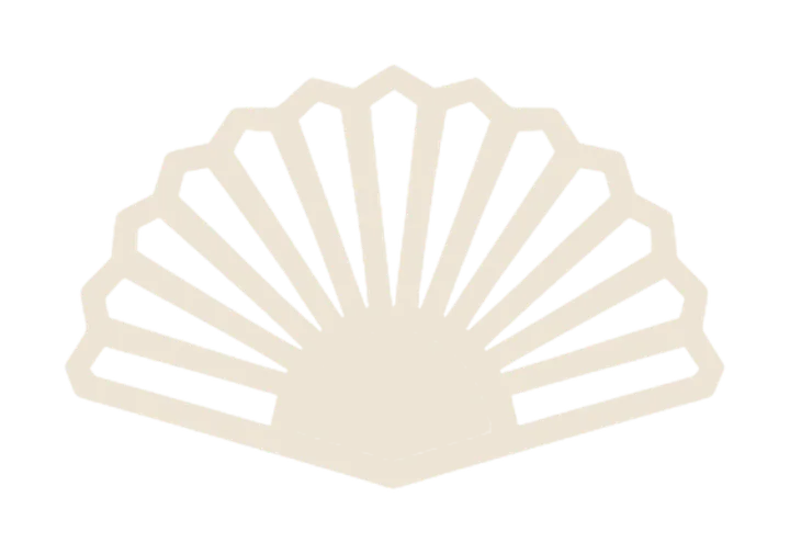 Donosti symbol in cream, on Cantabrian night